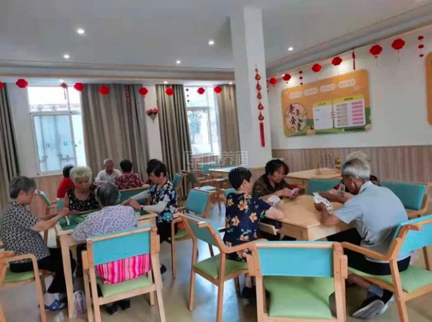 邓埠四青社区居家养老服务中心轮播图2
