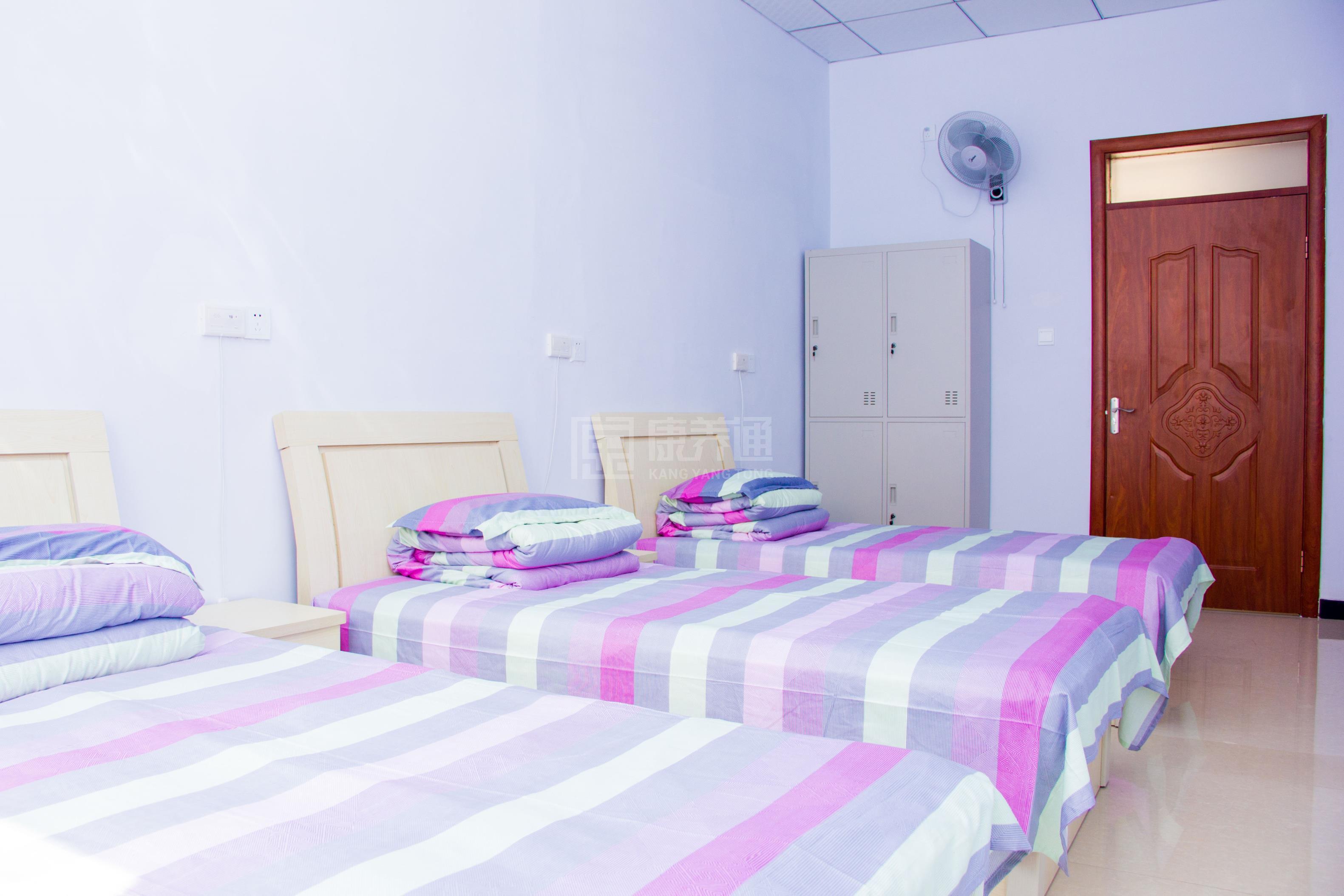 承德市双滦区松鹤延年老年公寓轮播图1