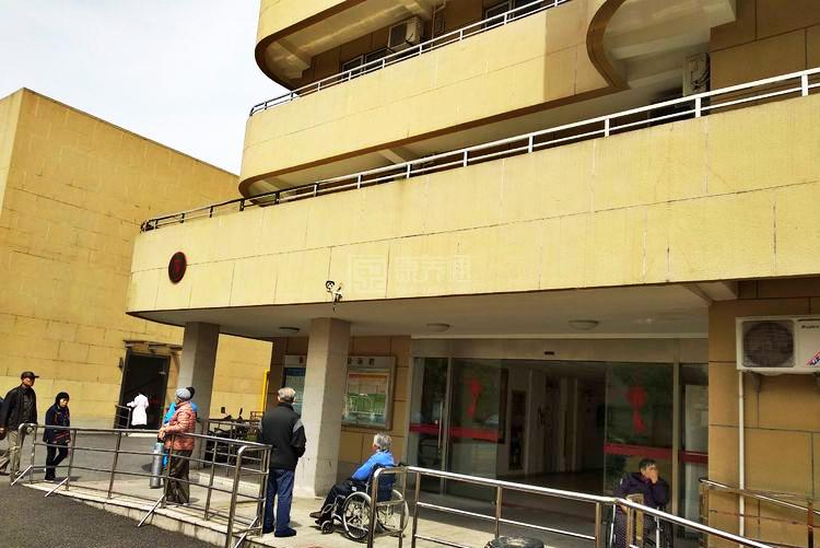 上海大场长乐养老院环境图-阳台