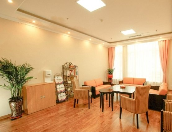 每个人都会是老年歧视的受害者新闻封面