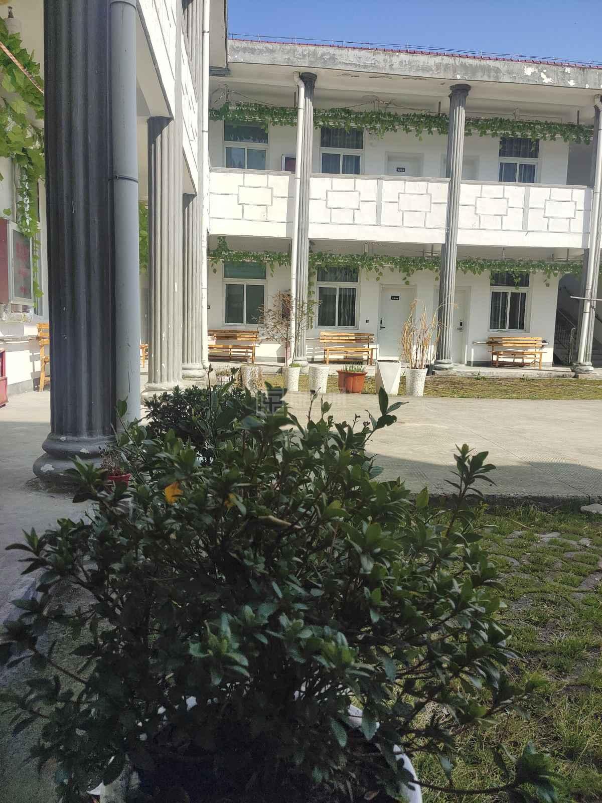 岳西县多枝尖养老服务有限公司环境图-餐台