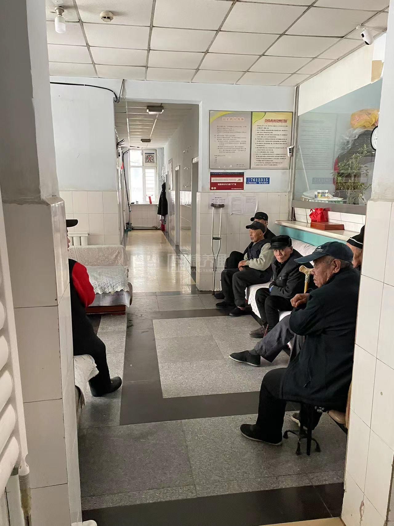 嫩江市盛世老年公寓环境图-阳台