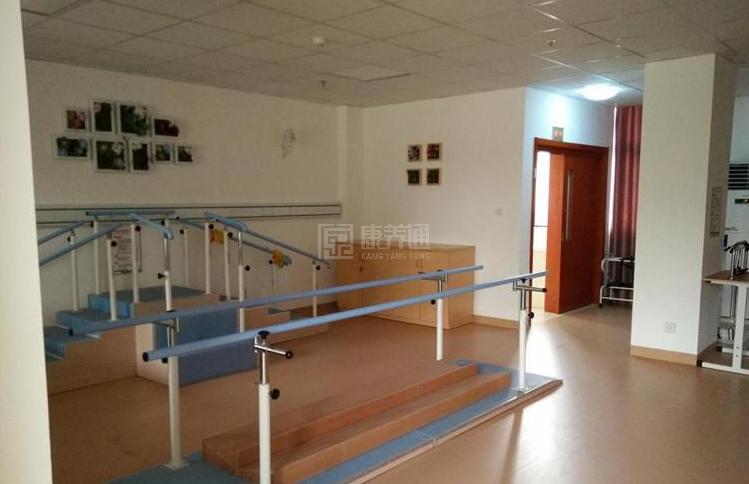 上海金山区山阳镇养老院环境图-走廊