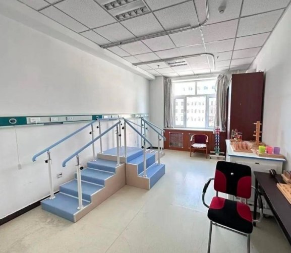 明确养老机构应实行24小时值班制度新闻封面