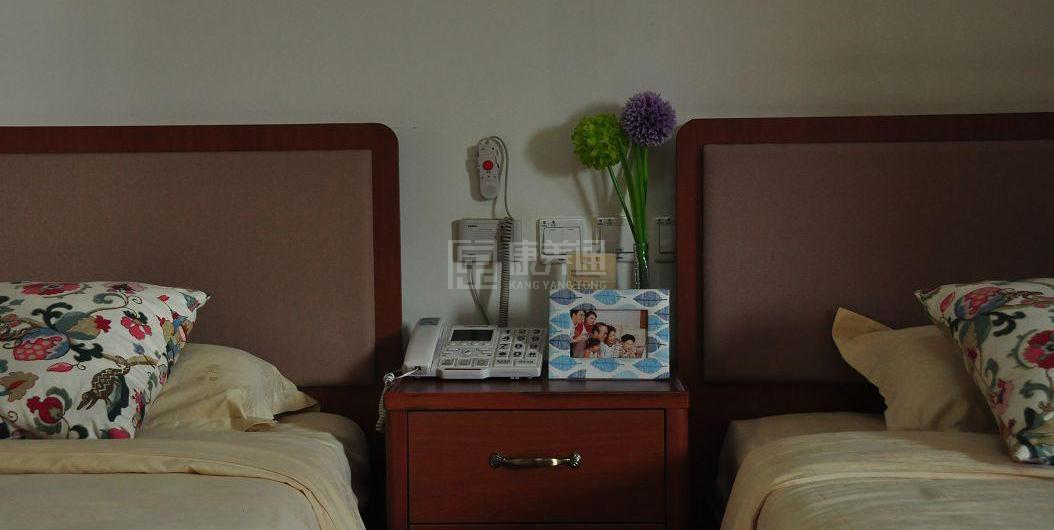 远洋椿萱茂·凯建老年公寓（北京椿萱茂凯健养老服务有限公司）环境图-走廊