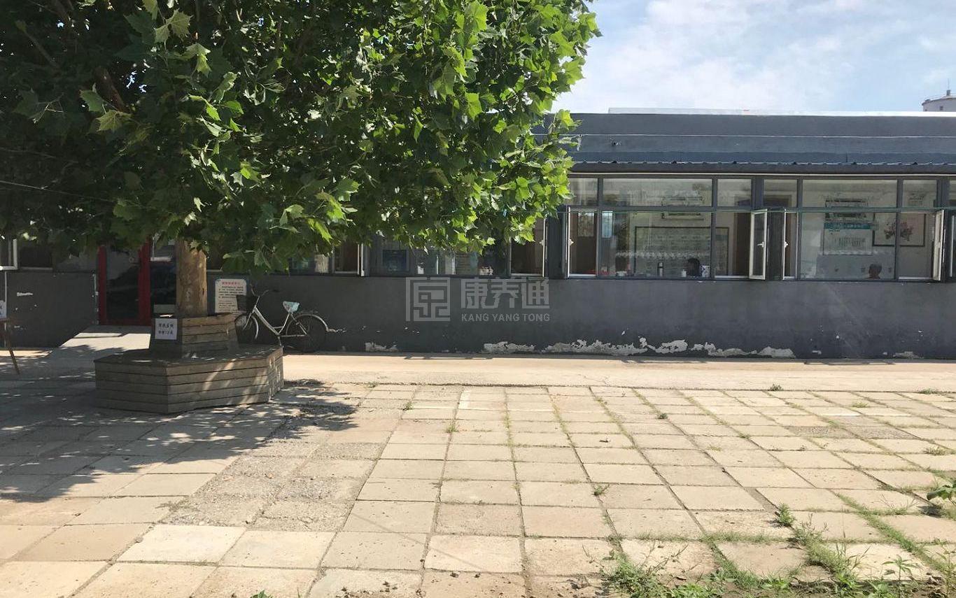 石景山四季园社区养老服务驿站环境图-餐台