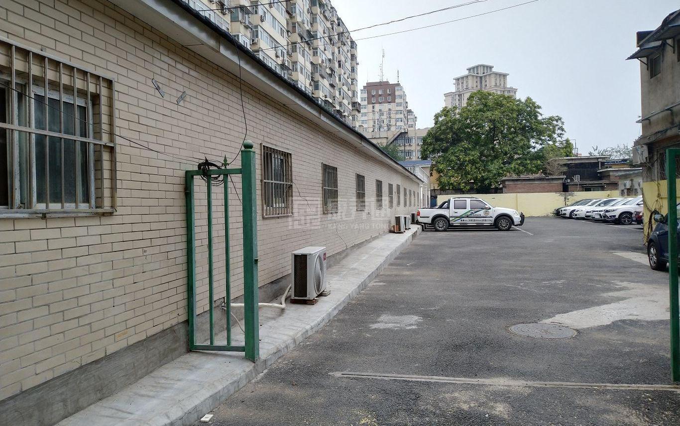 石景山古城南里社区养老服务驿站环境图-餐台