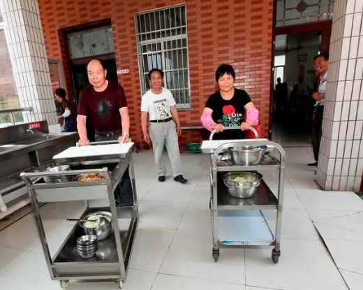 暖情老龄：为老服务的温馨旋律新闻封面