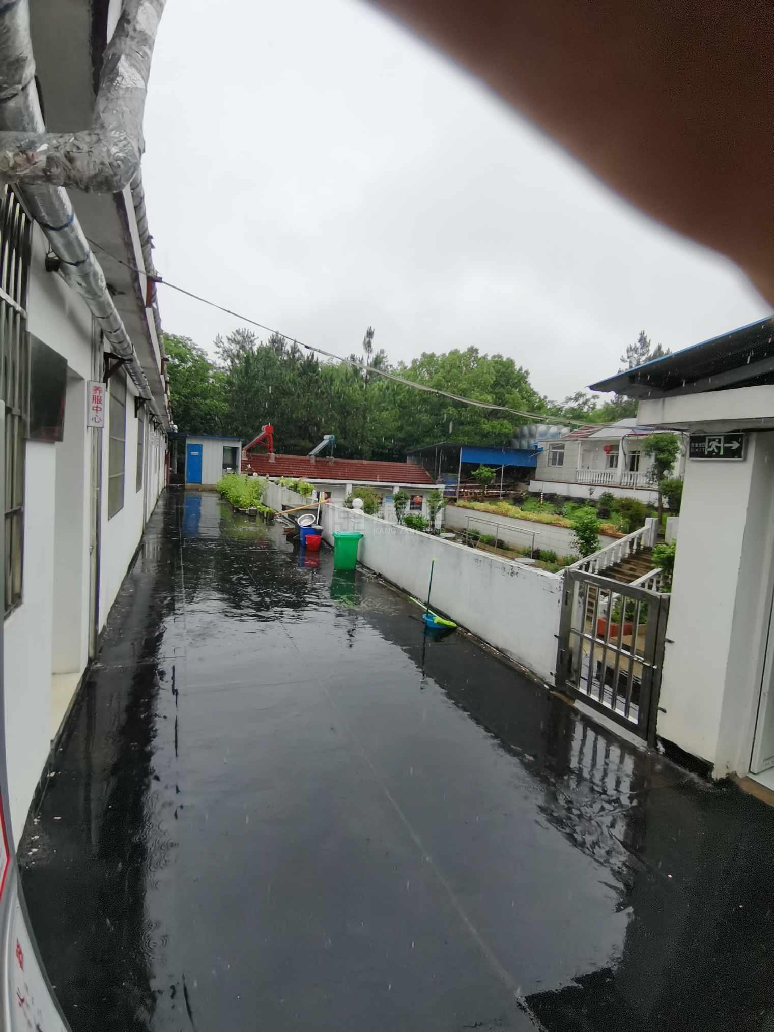 枞阳县金社镇中心敬老院环境图-走廊