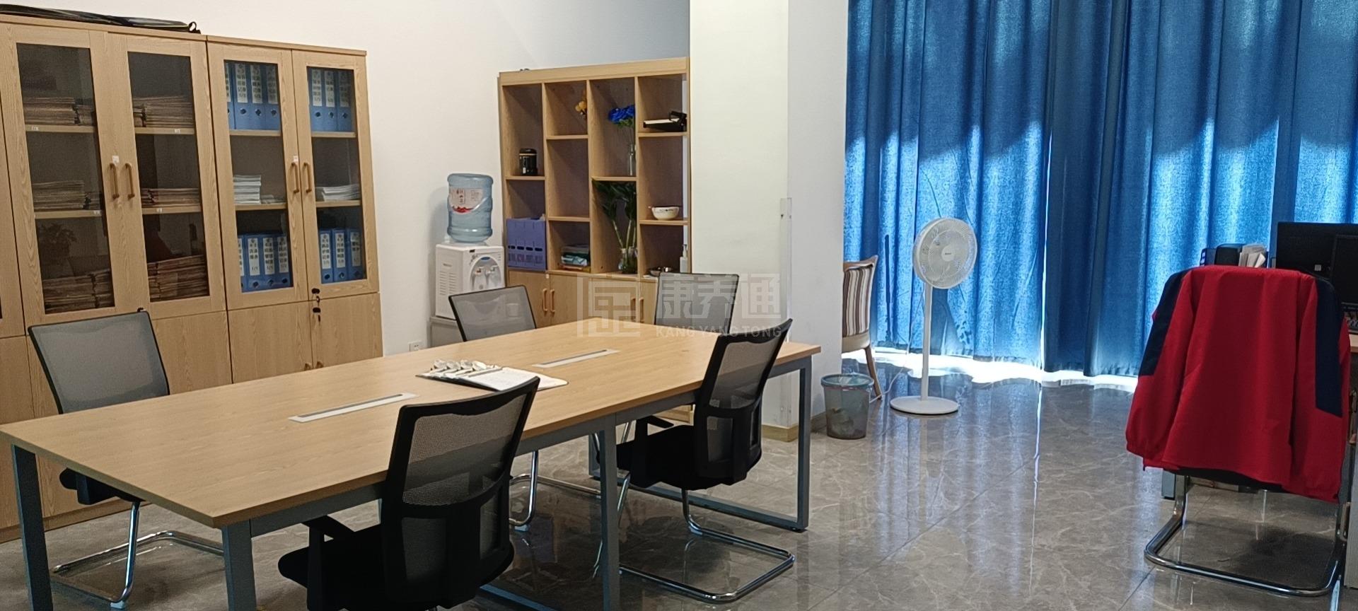 岳阳市和园养老院环境图-餐台