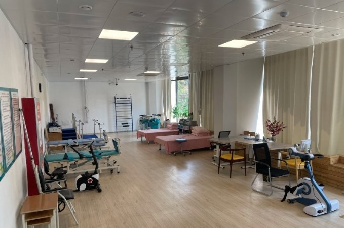 养老服务发展报告新闻封面