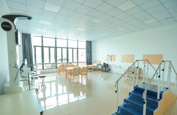 月湖新城医养服务中心关于我们-轮播图3