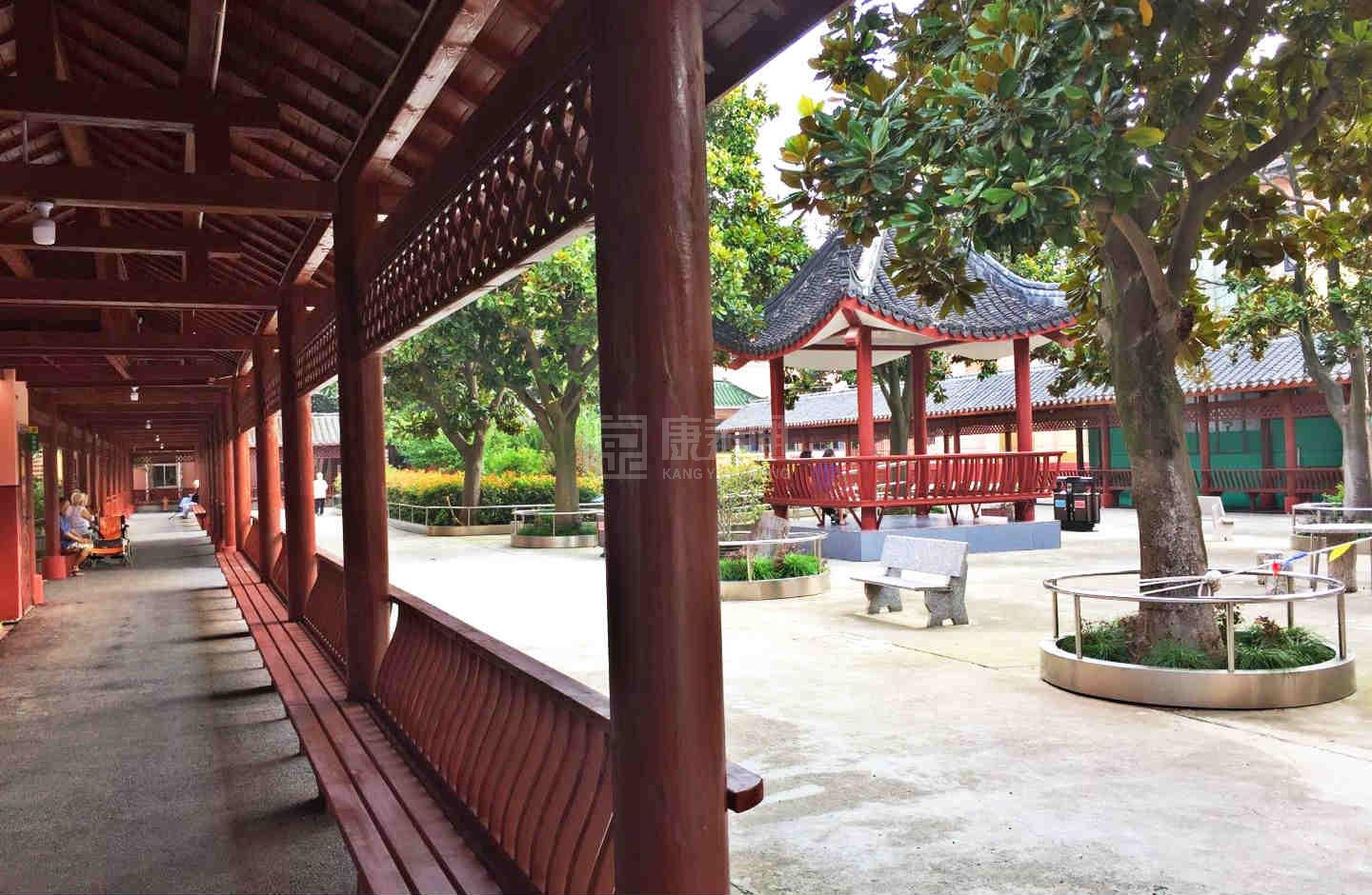 上海白金养老院环境图-餐台