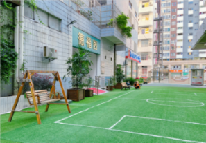 打造无障碍环境，方便老年人出行新闻封面