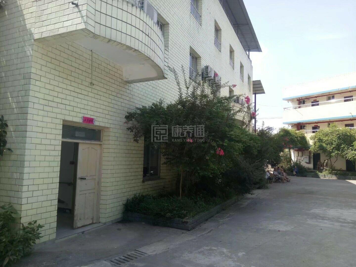 重庆市九龙坡区铜罐驿镇敬老院环境图-阳台