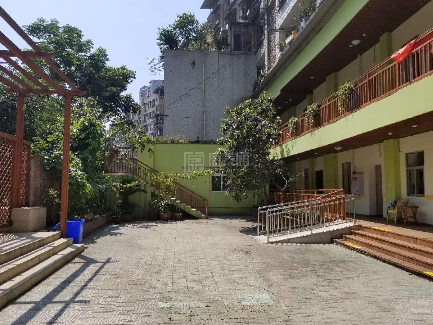 重庆颐居阁养老服务有限公司环境图-餐台