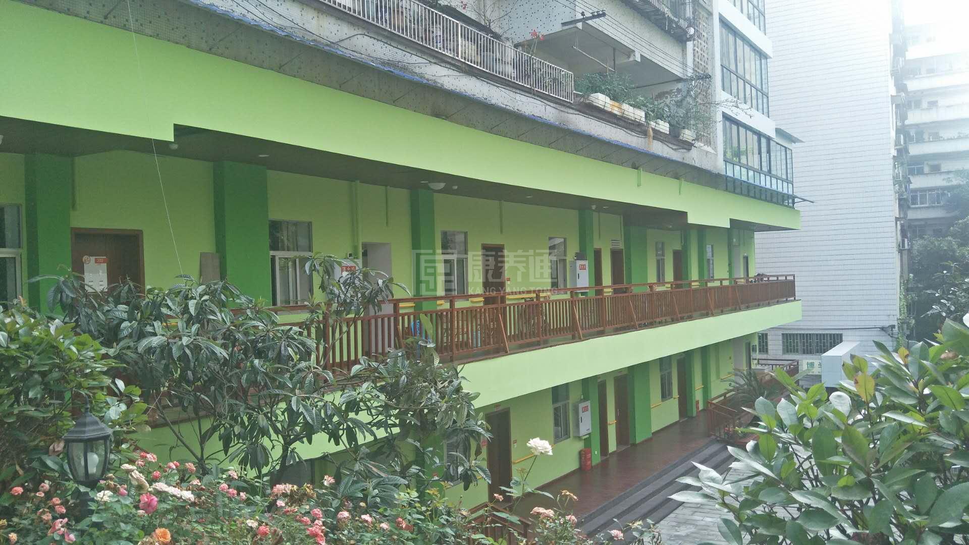 重庆颐居阁养老服务有限公司环境图-走廊