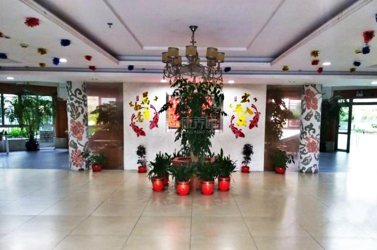 上海浦东新区高桥吉祥敬老院环境图-餐台
