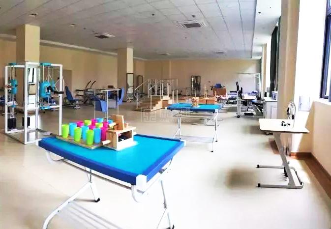 上海市浦东新区高桥镇凌桥养护院环境图-餐台