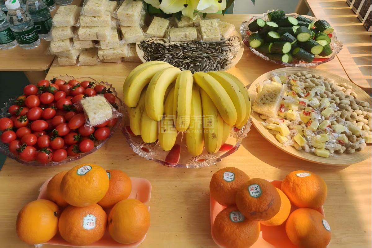 南京市秦淮区家和乐老年公寓环境图-食堂