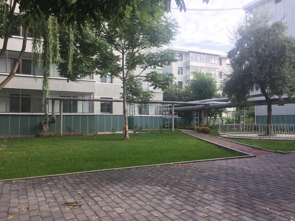 张掖石油度假村养老服务中心关于我们-轮播图2